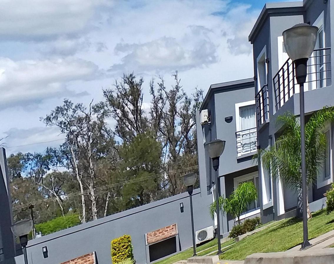 Las Toscas Apart Curuzu Cuatia Esterno foto